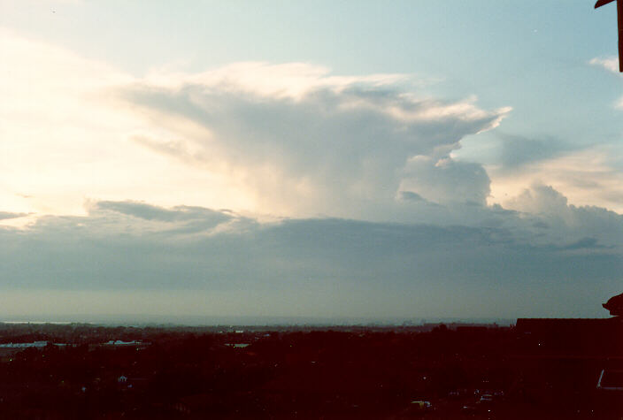 thunderstorm cumulonimbus_incus : Coogee, NSW   1 December 1989