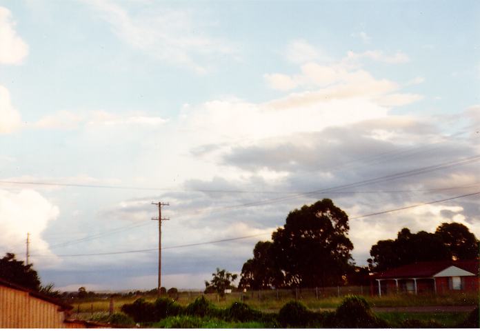 thunderstorm cumulonimbus_calvus : Schofields, NSW   12 April 1990
