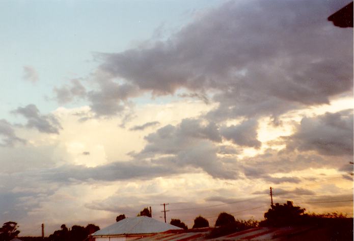 thunderstorm cumulonimbus_incus : Schofields, NSW   12 April 1990