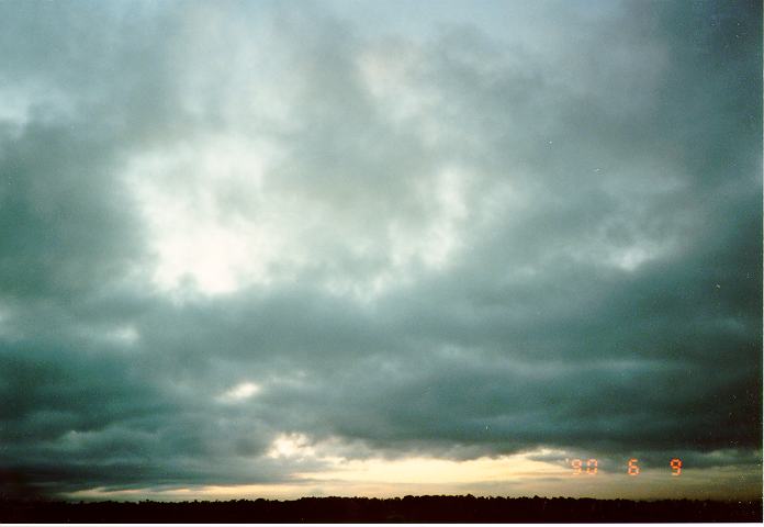 stratus stratus_cloud : Schofields, NSW   9 June 1990