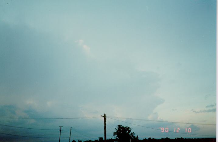 thunderstorm cumulonimbus_incus : Schofields, NSW   10 December 1990
