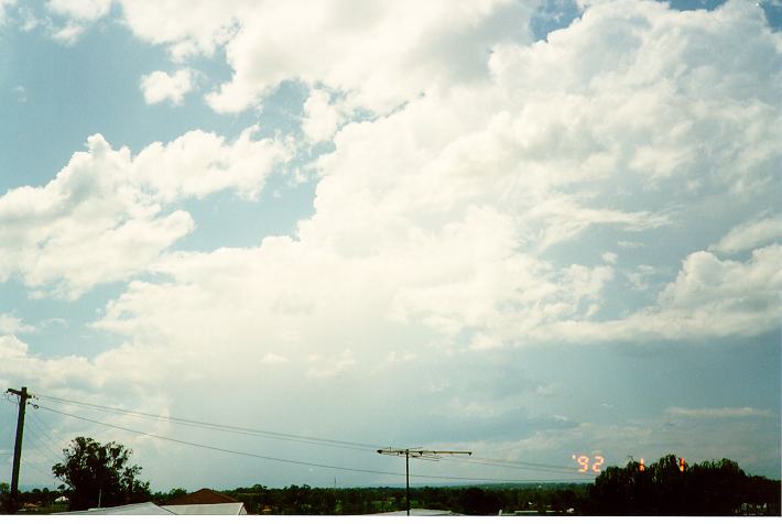 thunderstorm cumulonimbus_calvus : Schofields, NSW   1 January 1992
