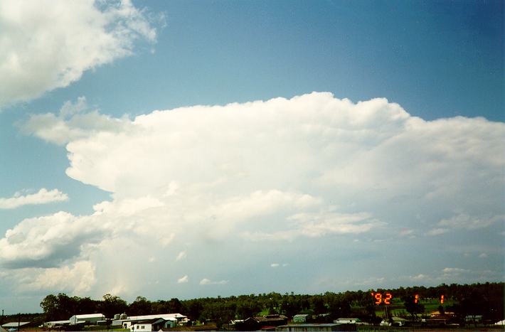 thunderstorm cumulonimbus_incus : Schofields, NSW   1 January 1992