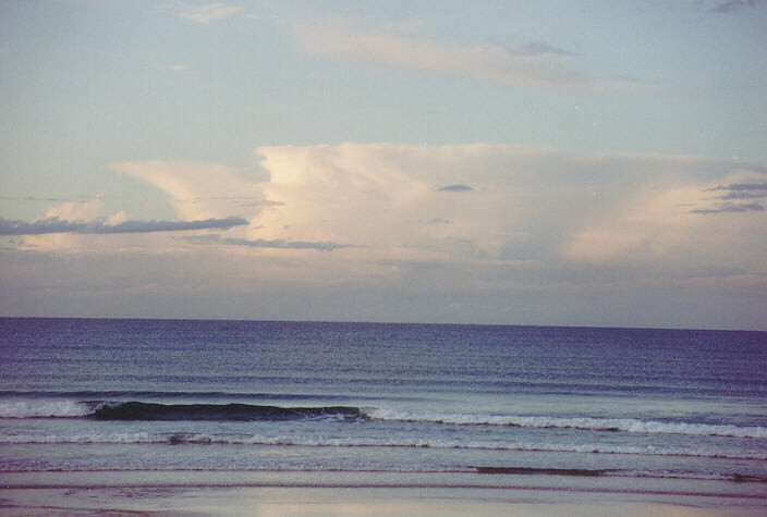 thunderstorm cumulonimbus_incus : Gold Coast, QLD   5 October 1993
