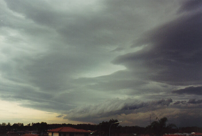 shelfcloud shelf_cloud : Oakhurst, NSW   29 November 1994