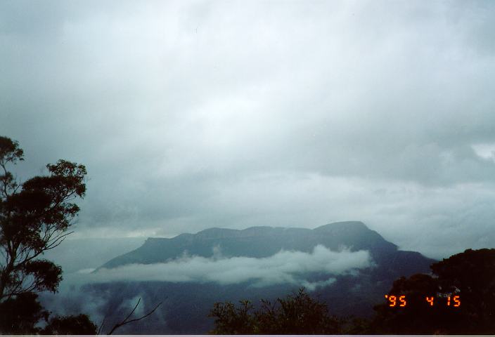 stratus stratus_cloud : Blue Mountains, NSW   15 April 1995