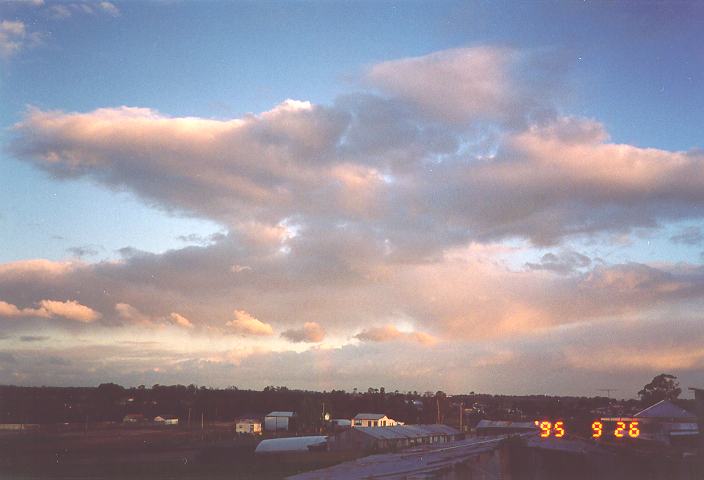 stratus stratus_cloud : Schofields, NSW   26 September 1995