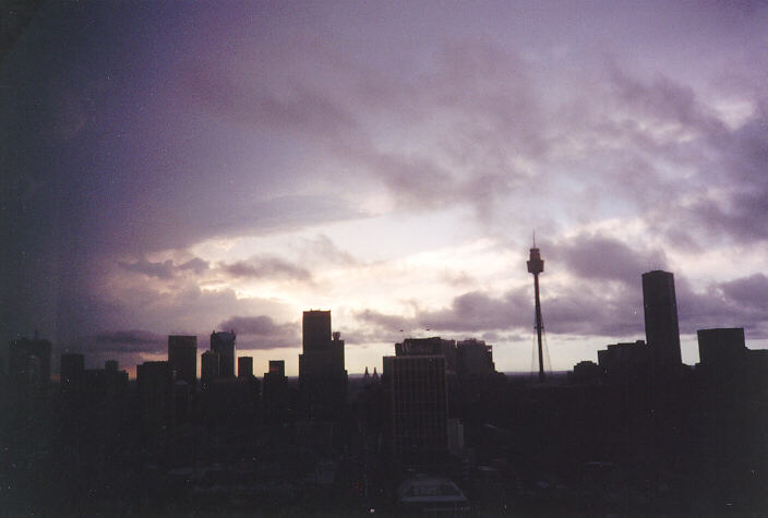 stratus stratus_cloud : Sydney, NSW   28 October 1995