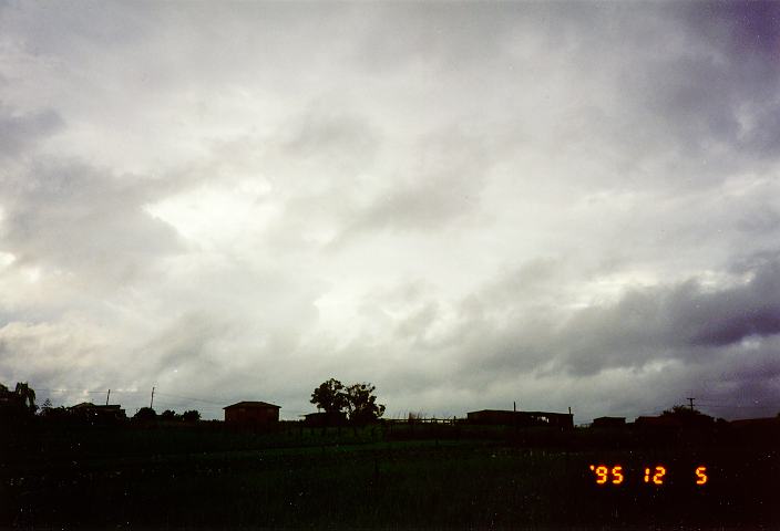 stratus stratus_cloud : Schofields, NSW   5 December 1995
