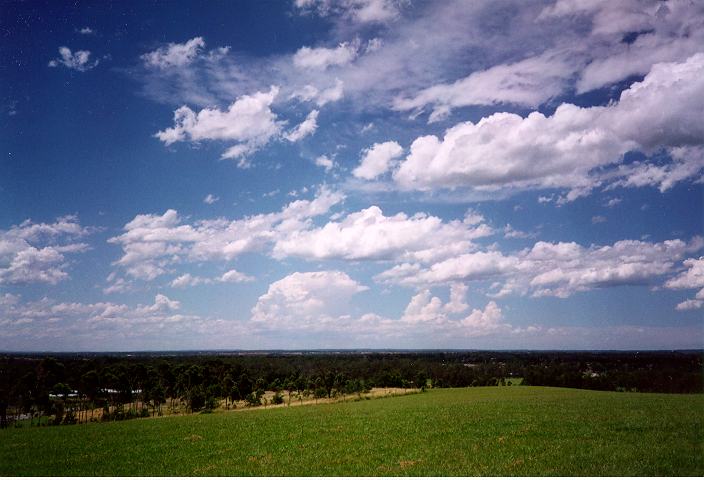 thunderstorm cumulonimbus_incus : Rooty Hill, NSW   18 December 1995