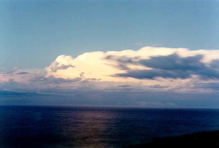 thunderstorm cumulonimbus_incus : Lennox Head, NSW   31 December 1996