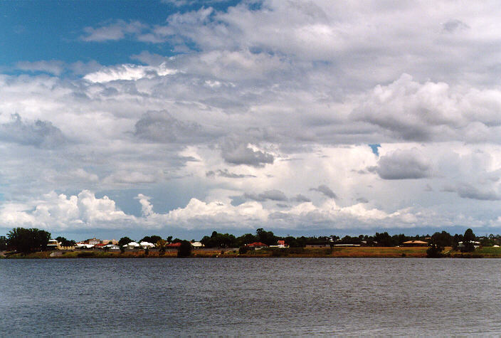 thunderstorm cumulonimbus_incus : Grafton, NSW   15 January 1998