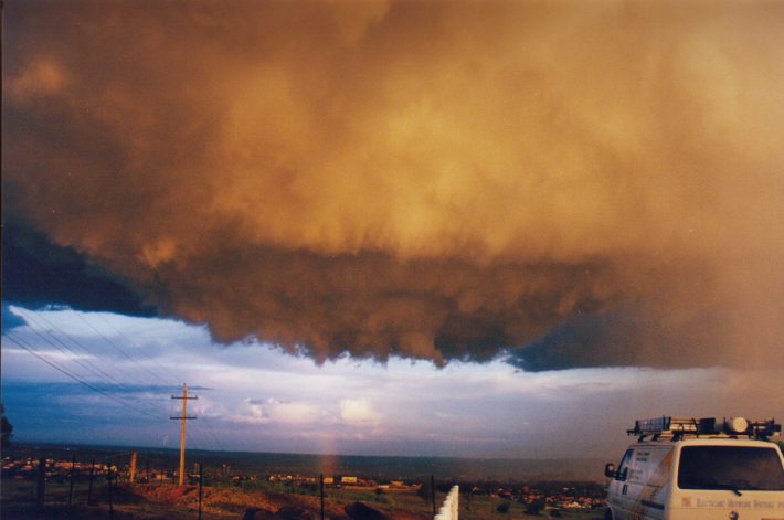 shelfcloud shelf_cloud : Horsley Park, NSW   13 November 1998