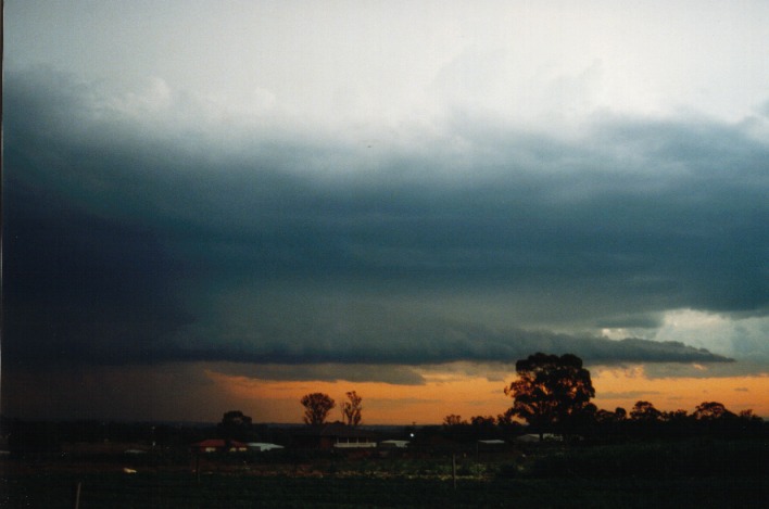 shelfcloud shelf_cloud : Schofields, NSW   22 September 1999