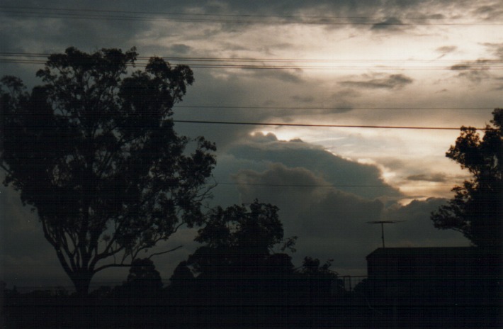 thunderstorm cumulonimbus_incus : Schofields, NSW   28 December 1999