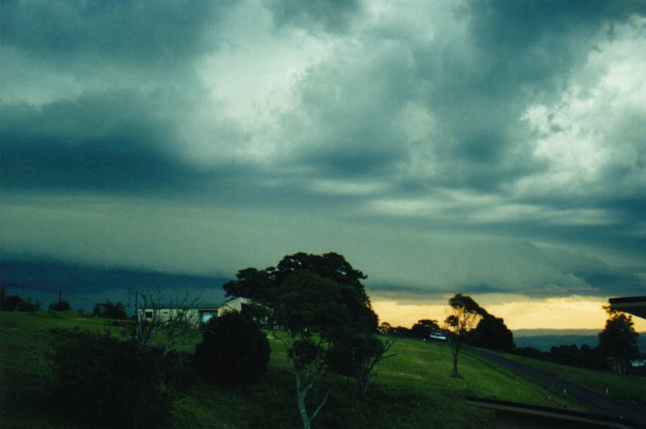 shelfcloud shelf_cloud : McLeans Ridges, NSW   9 July 2000