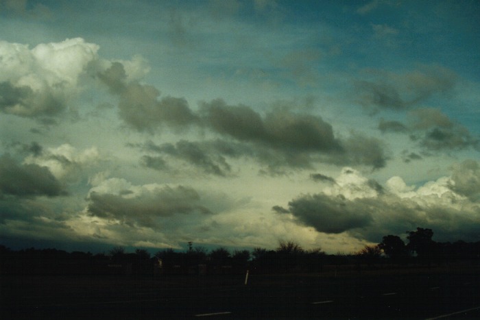 thunderstorm cumulonimbus_incus : Narrabri, NSW   10 July 2000