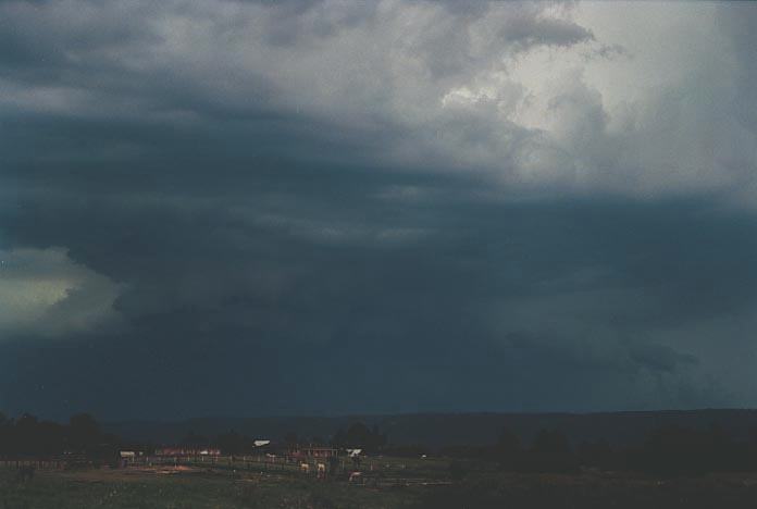 cumulonimbus thunderstorm_base : Agnes Banks, NSW   18 December 2000