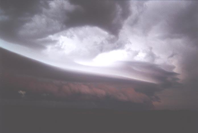 cumulonimbus thunderstorm_base : E of Woodward, Oklahoma, USA   27 May 2001