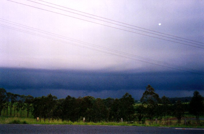 shelfcloud shelf_cloud : Wollongbar, NSW   26 November 2001
