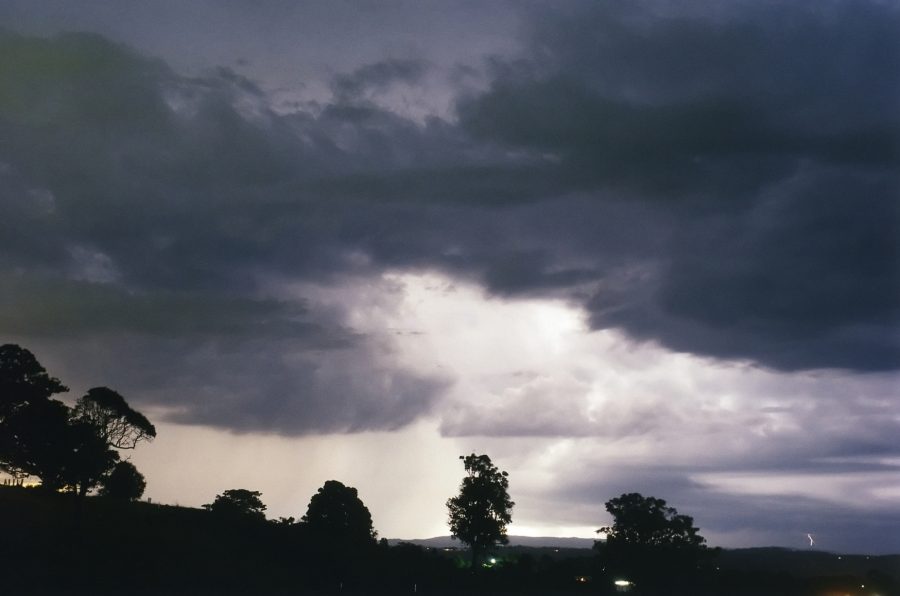 lightning lightning_bolts : McLeans Ridges, NSW   26 March 2002