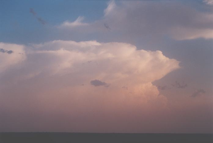 thunderstorm cumulonimbus_incus : E of Plainville, Kansas, USA   22 May 2002
