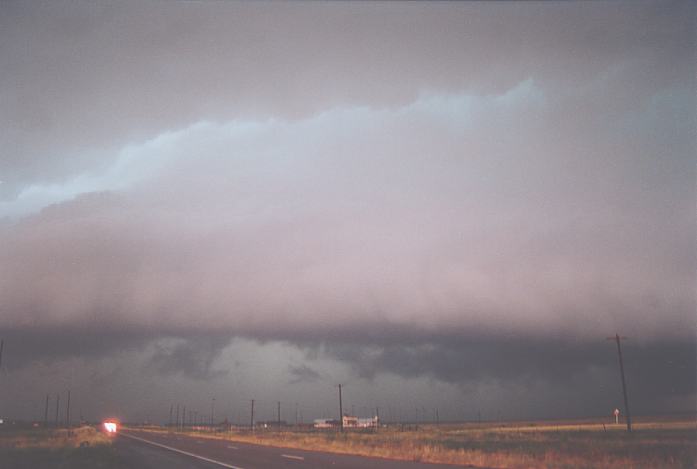 cumulonimbus supercell_thunderstorm : near Quanah, Texas, USA   24 May 2002