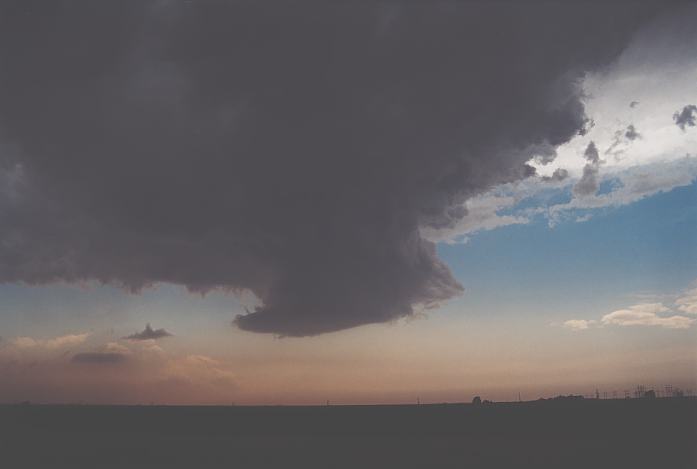 cumulonimbus supercell_thunderstorm : near Hart, Texas, USA   4 June 2002