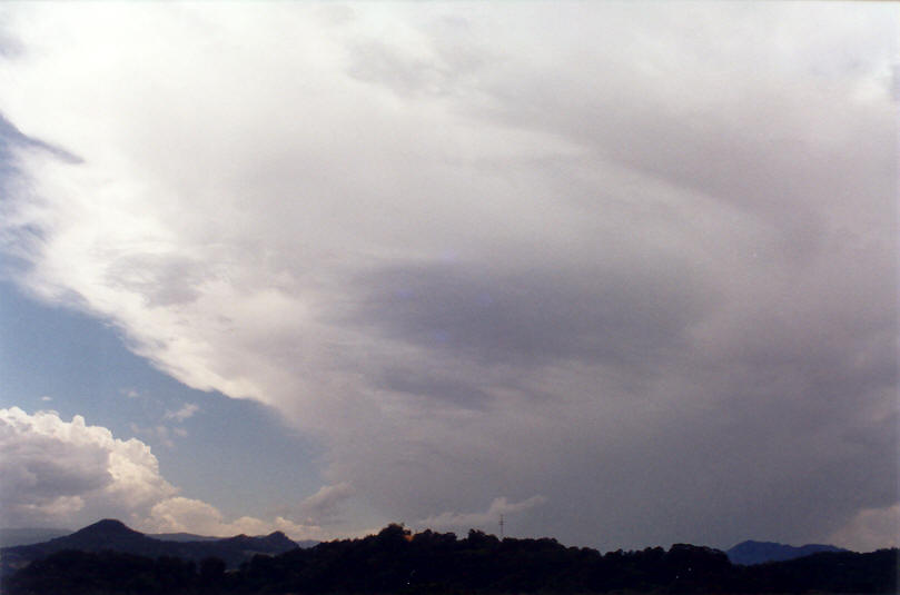 thunderstorm cumulonimbus_incus : Brunswick Heads, NSW   30 November 2002