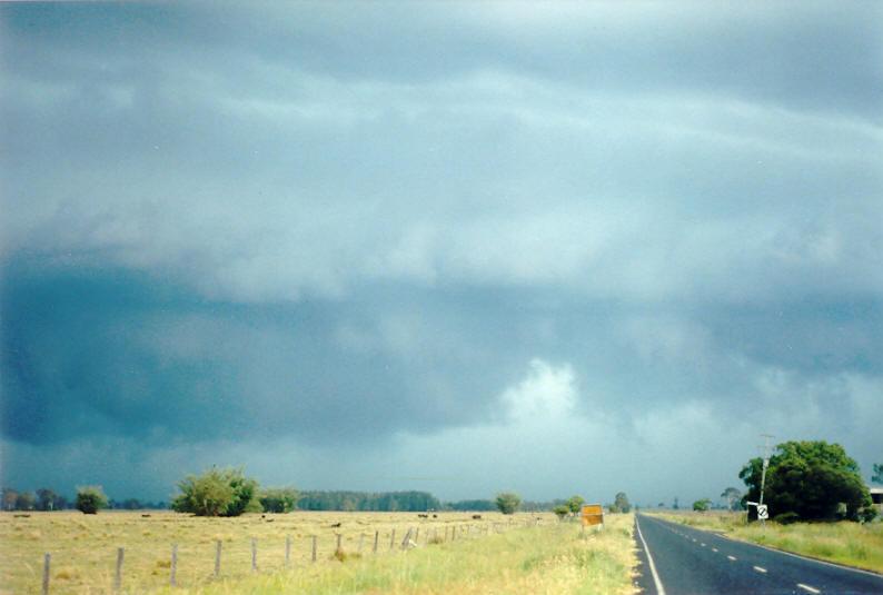 cumulonimbus thunderstorm_base : Coraki, NSW   24 December 2002