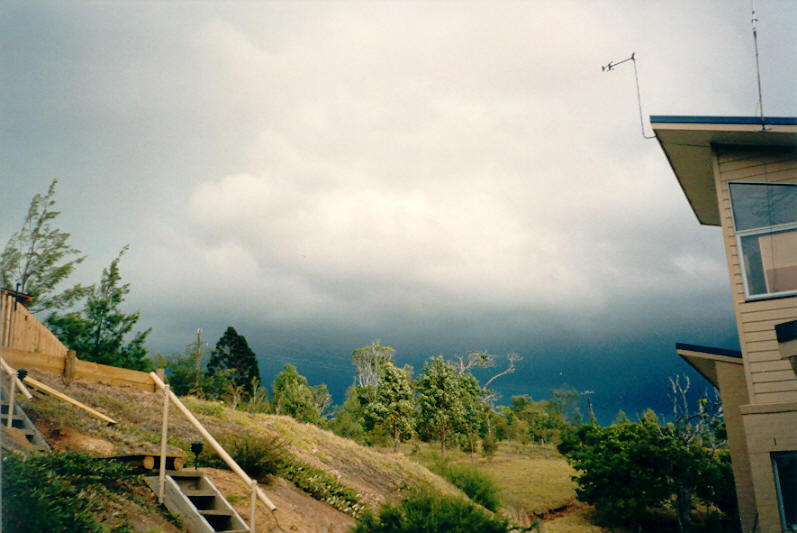 shelfcloud shelf_cloud : McLeans Ridges, NSW   24 December 2002