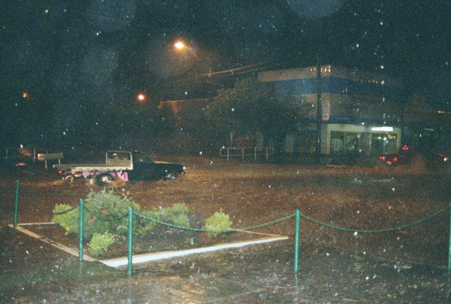 contributions received : Cobar, NSW<BR>Photo by Brett Vilnis   1 October 2003