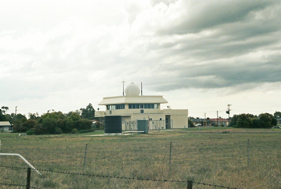 contributions received : Moree radar, NSW<BR>Photo by Brett Vilnis   2 October 2003