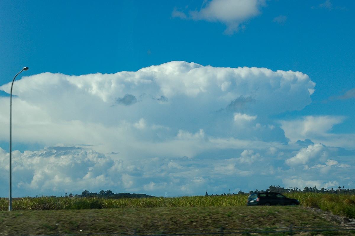 thunderstorm cumulonimbus_incus : Tweed Coast, NSW   30 July 2004