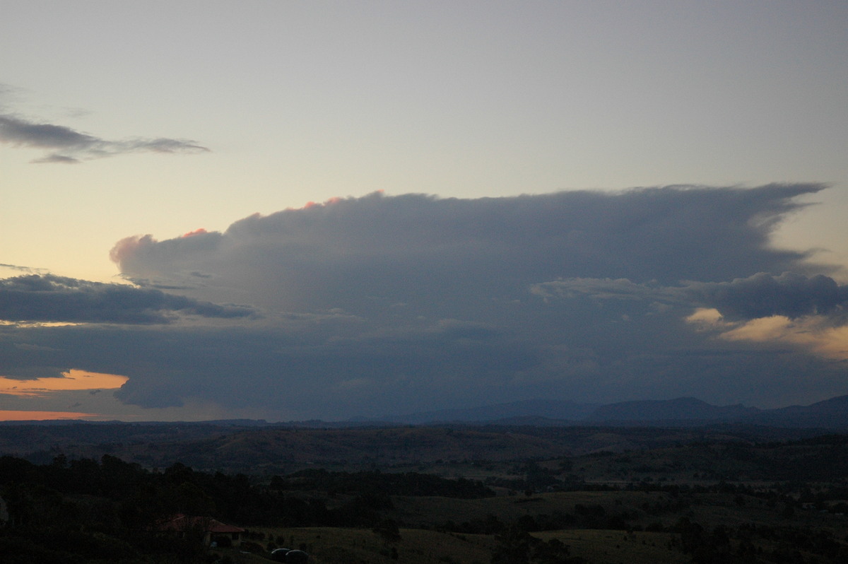 thunderstorm cumulonimbus_incus : McLeans Ridges, NSW   5 September 2004