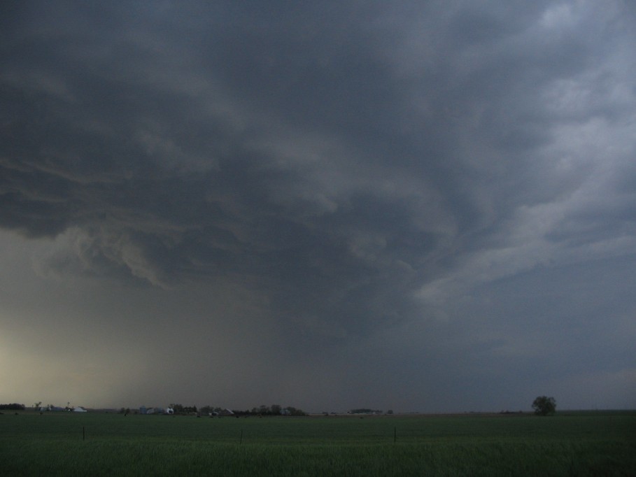 shelfcloud shelf_cloud : near Eustis, Nebraska, USA   17 May 2005