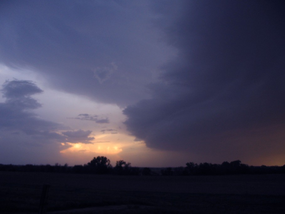 shelfcloud shelf_cloud : near Amherst, Nebraska, USA   17 May 2005