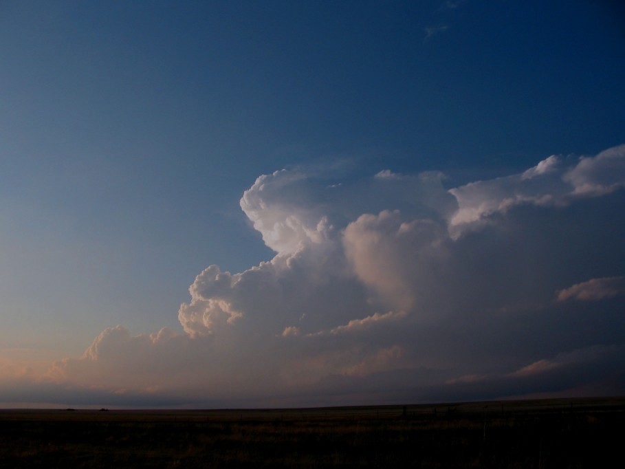 thunderstorm cumulonimbus_incus : SE of Des Moines, New Mexico, USA   30 May 2005