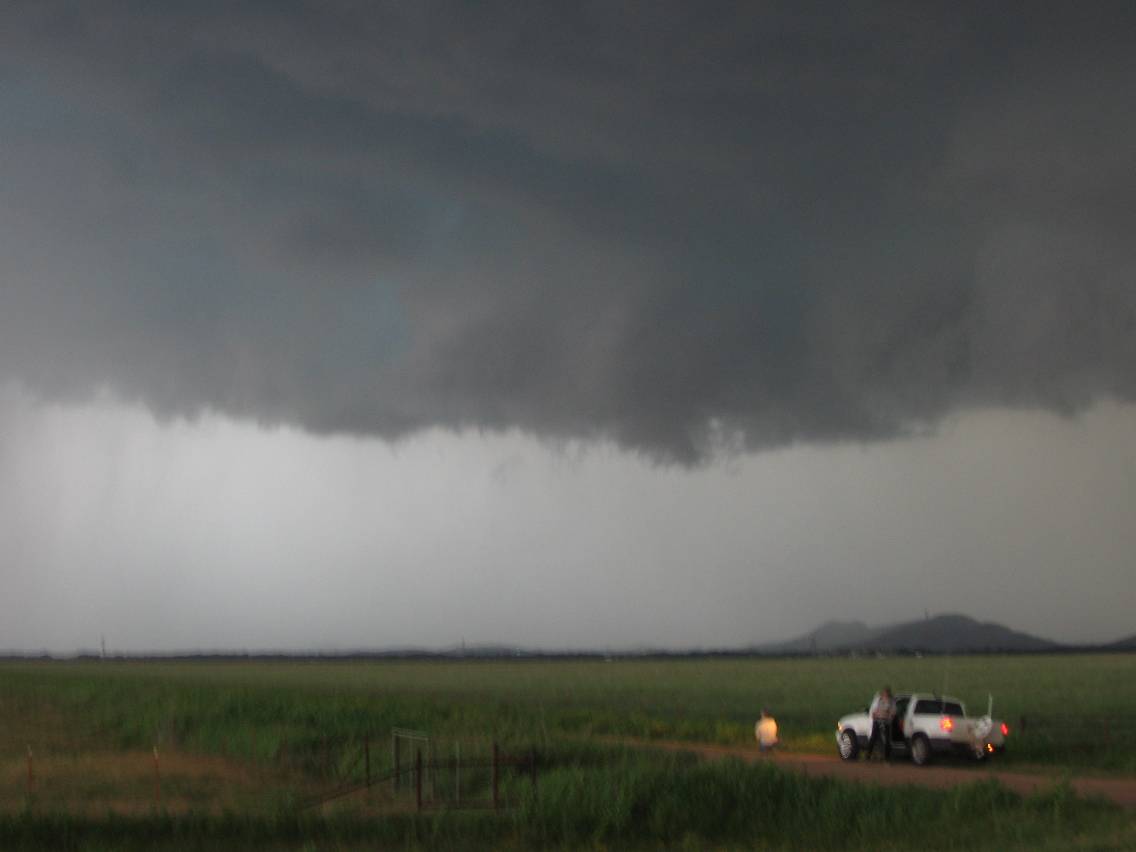 cumulonimbus supercell_thunderstorm : near Snyder, Oklahoma, USA   5 June 2005