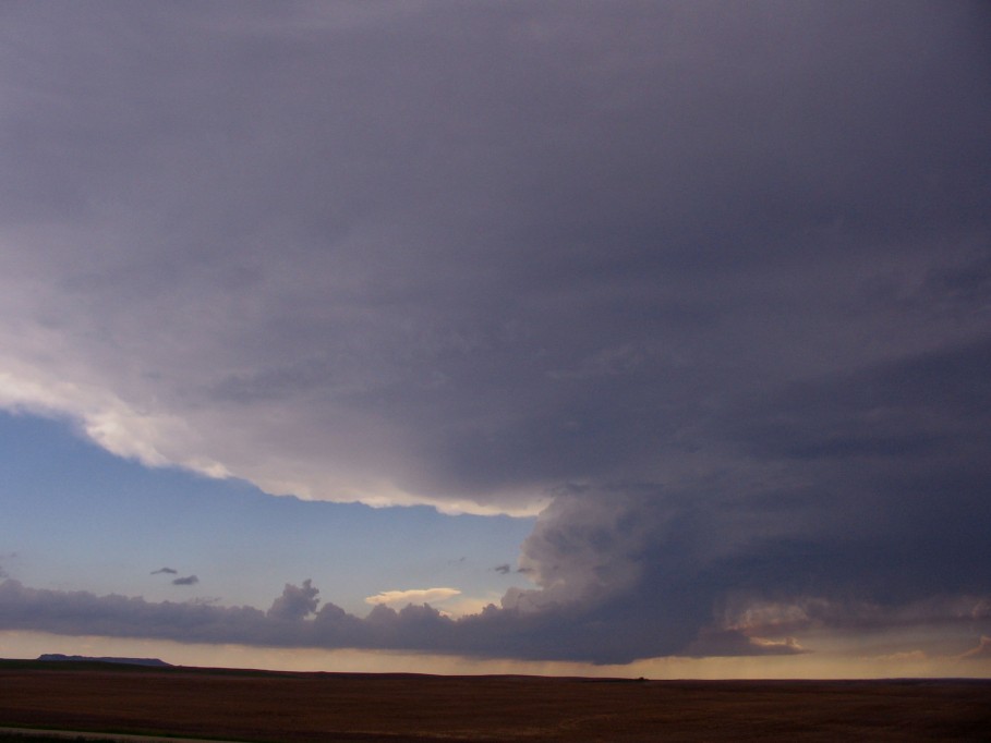 anvil thunderstorm_anvils : E of Wanblee, South Dakota, USA   7 June 2005