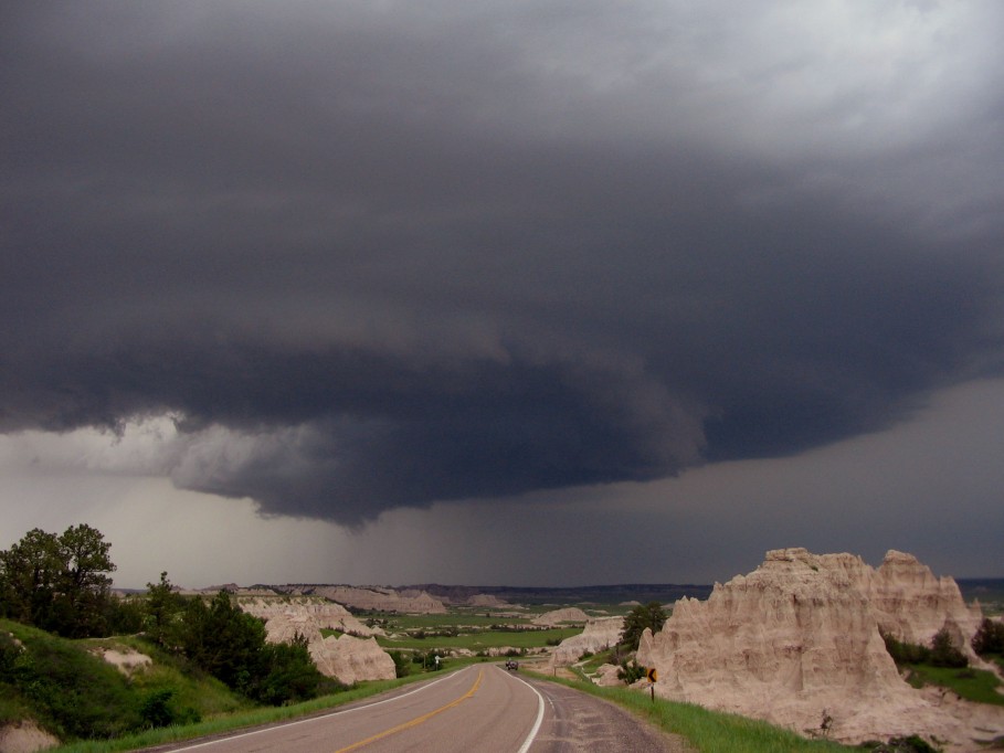 wallcloud thunderstorm_wall_cloud : NE of Wanblee, South Dakota, USA   7 June 2005