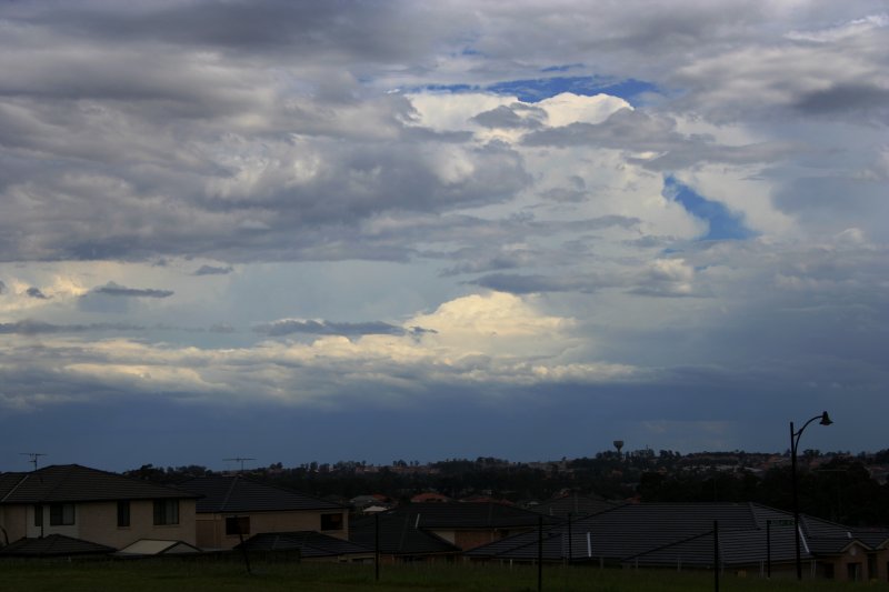 thunderstorm cumulonimbus_incus : Kellyville, NSW   22 October 2005