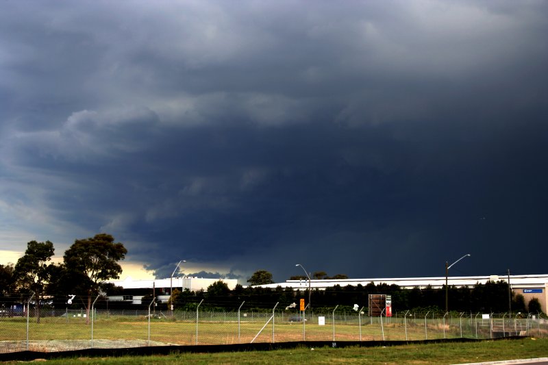 shelfcloud shelf_cloud : Bankstown Airport, NSW   22 October 2005