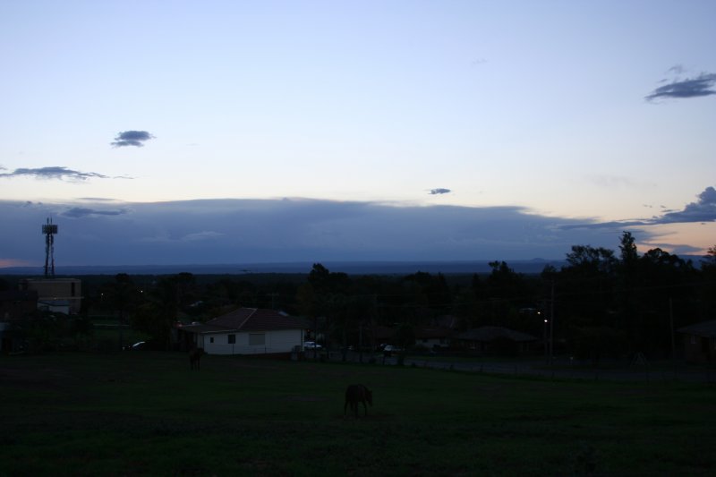thunderstorm cumulonimbus_incus : Riverstone, NSW   26 October 2005