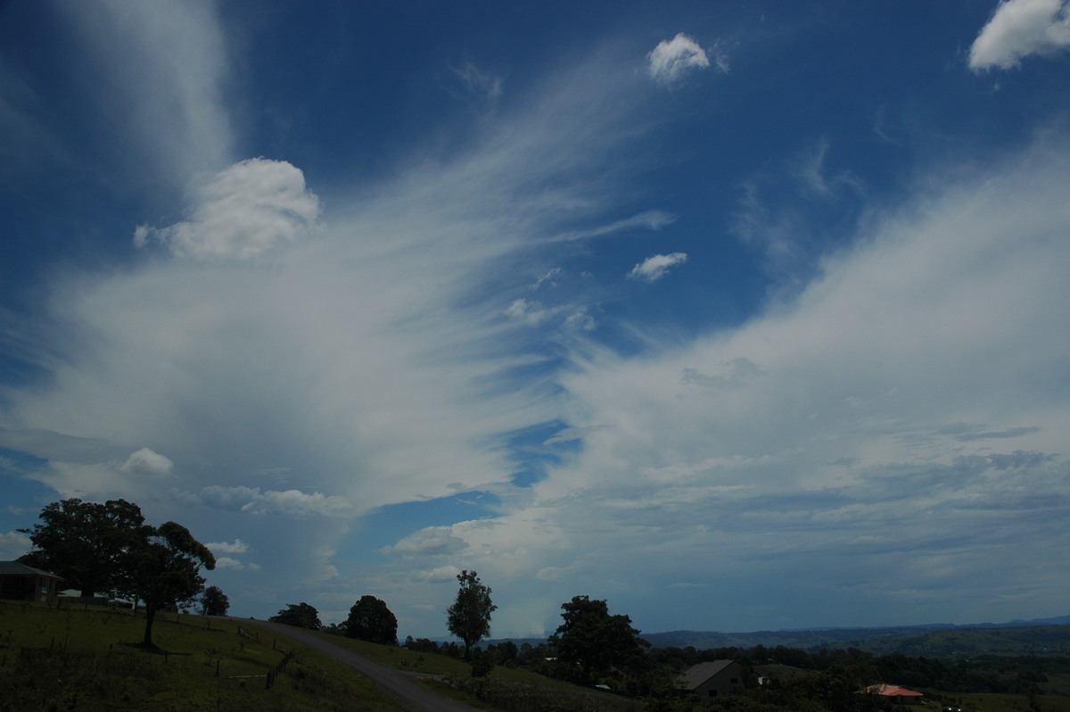thunderstorm cumulonimbus_incus : McLeans Ridges, NSW   15 November 2005