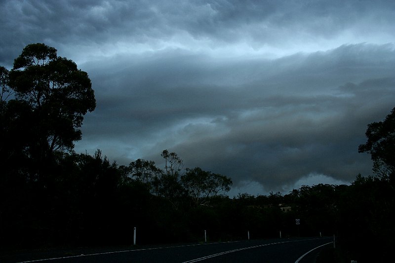 shelfcloud shelf_cloud : Mt White, NSW   17 December 2005