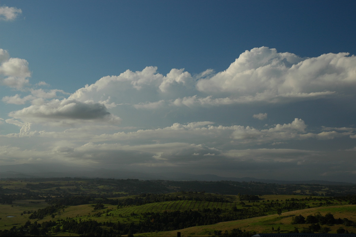 thunderstorm cumulonimbus_incus : McLeans Ridges, NSW   21 April 2006