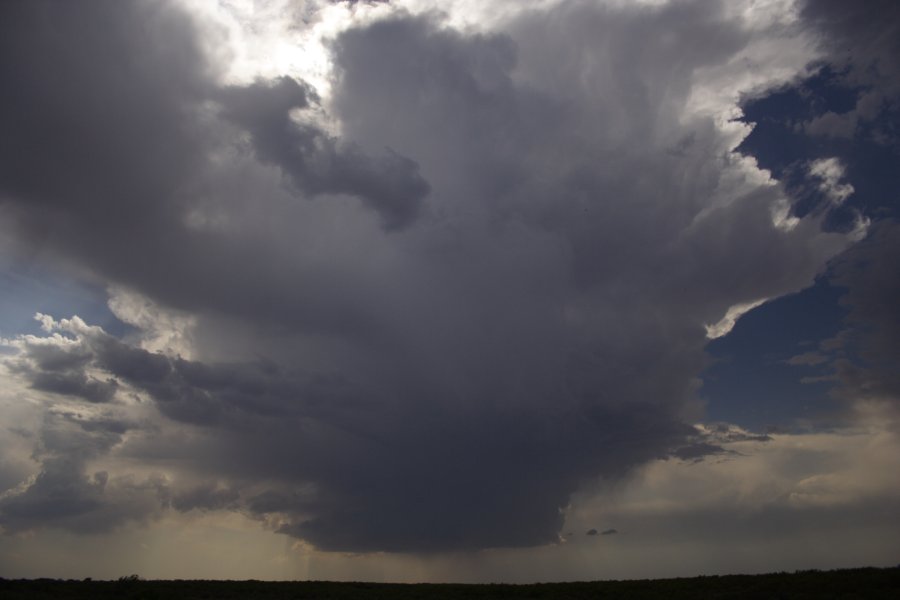 thunderstorm cumulonimbus_incus : Matador, Texas, USA   3 May 2006