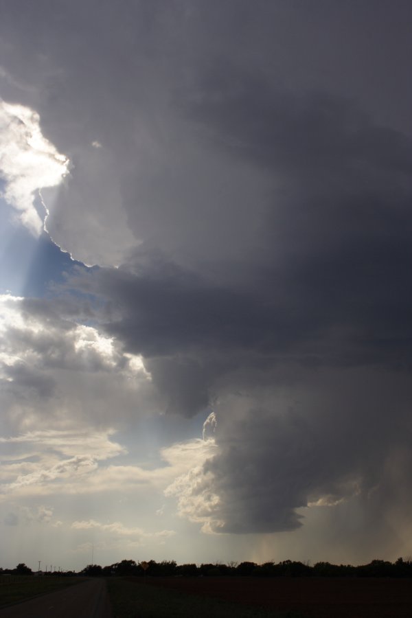 updraft thunderstorm_updrafts : Matador, Texas, USA   3 May 2006