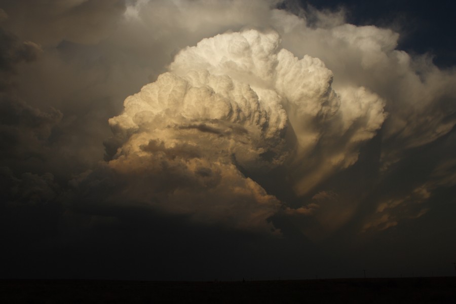 thunderstorm cumulonimbus_incus : Patricia, Texas, USA   5 May 2006